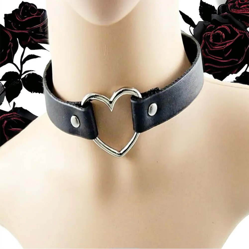 Personality Punk Style Faux Leather Silver Heart Choker Necklace Gothic Neck Jew